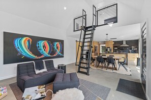 Smart TV, fireplace, computer monitors