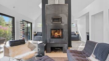 Smart-TV, Kamin, Computerbildschirme