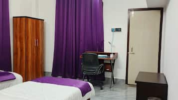 Luxury Room | Desk, laptop workspace, free WiFi