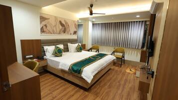 Deluxe Double Room | Free WiFi, bed sheets
