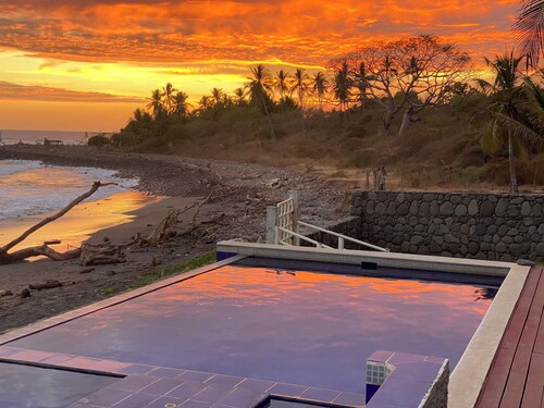 Marshall Oceanfront Surf House - Infinity pool ocean view - 3 bedroom - AC  Wifi