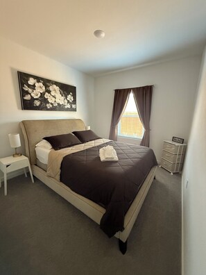 1 chambre, fer et planche à repasser, Wi-Fi, draps fournis