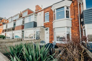 Exterior - Sunny Seaside Paradise (North East Lincolnshire)