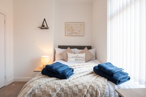 4 عدّة غرف نوم وخدمة الإنترنت