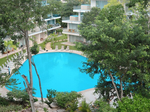 Exclusive Condo, Garden View