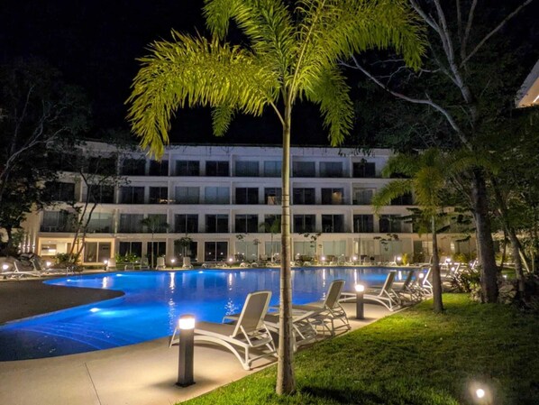 2 piscinas al aire libre