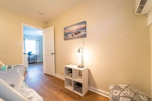 2 bedrooms, WiFi, bed sheets - Bahama Breeze | Modern 2 bedroom | Near the Shore (Panama City Beach)