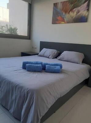 1 bedroom, internet, bed sheets