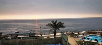 Stylish beach duplex with seaview, 24h electicity