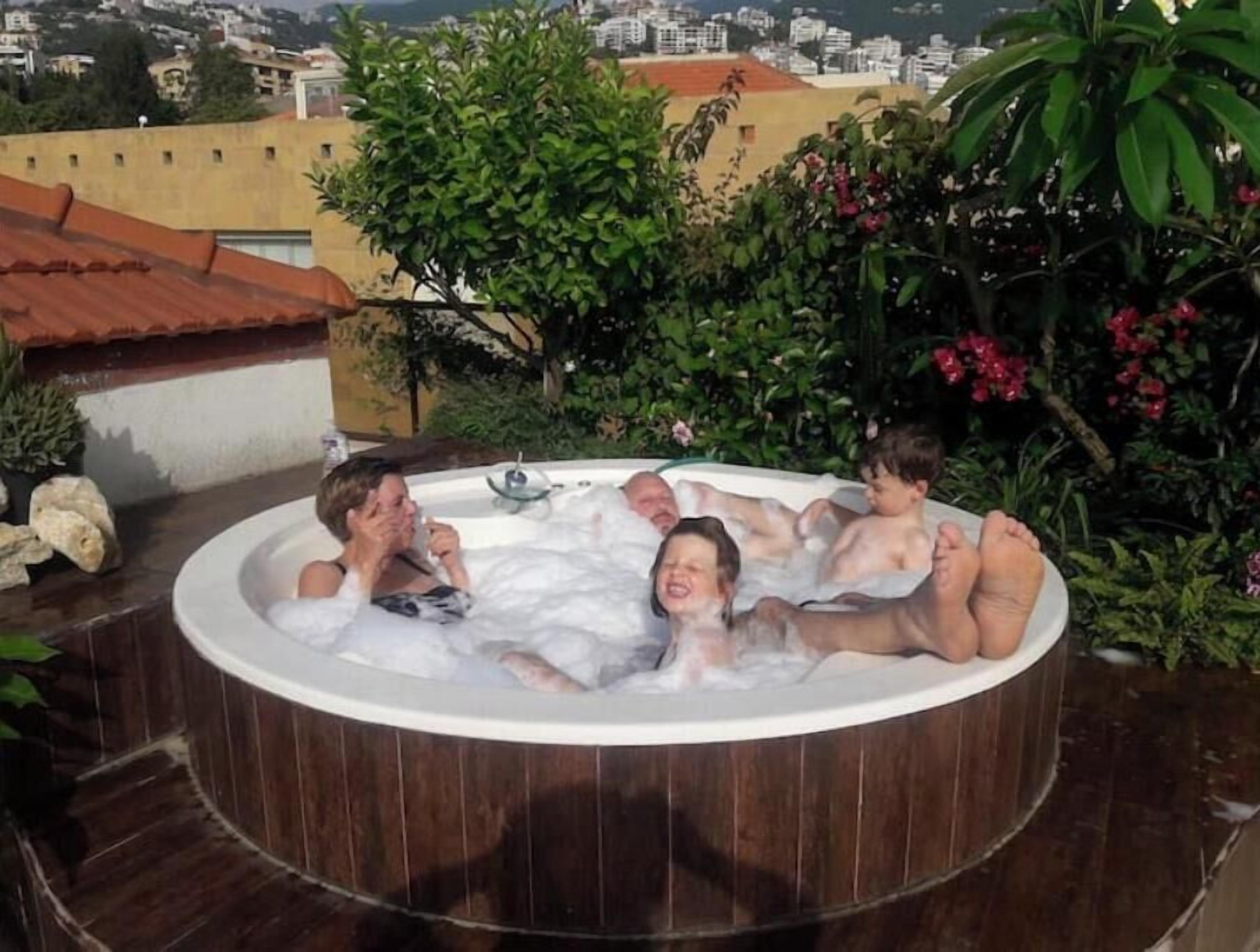 Outdoor spa tub