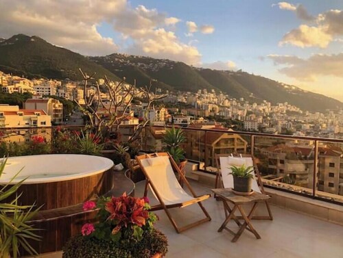 Silvia's romantic loft/24h electr./private jacuzzi