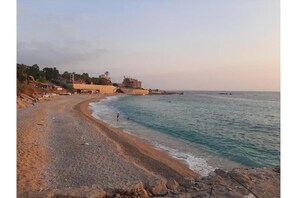 Plage, chaises longues