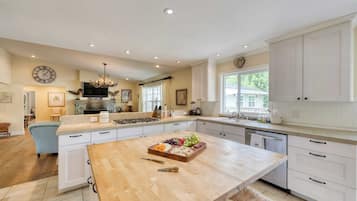 Rumah (5 Bedrooms) | Interior