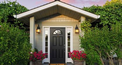 Glen Ellen Escape 5BR Retreat w/ Pool, Hot Tub, Hammocks & Vineyard Views