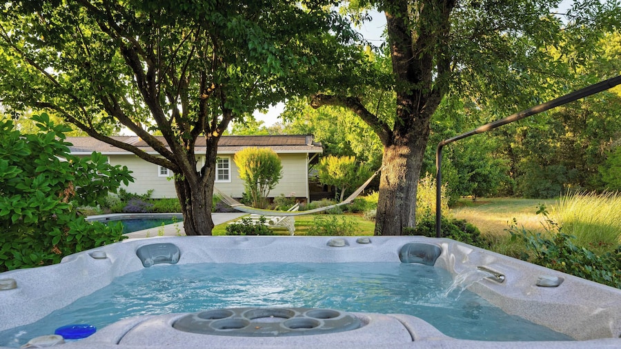 Glen Ellen Escape 5BR Retreat w/ Pool, Hot Tub, Hammocks & Vineyard Views
