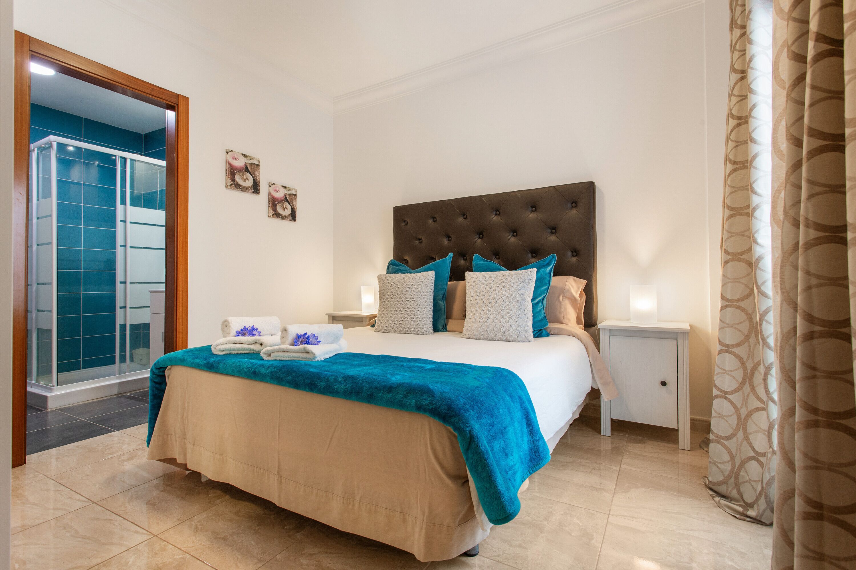 2 slaapkamers, een strijkplank/strijkijzer, wifi, beddengoed