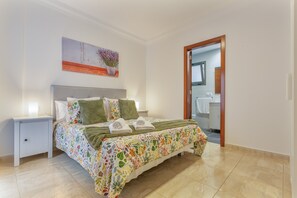 2 bedrooms, iron/ironing board, WiFi, bed sheets