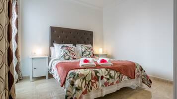 2 bedrooms, iron/ironing board, WiFi, bed sheets