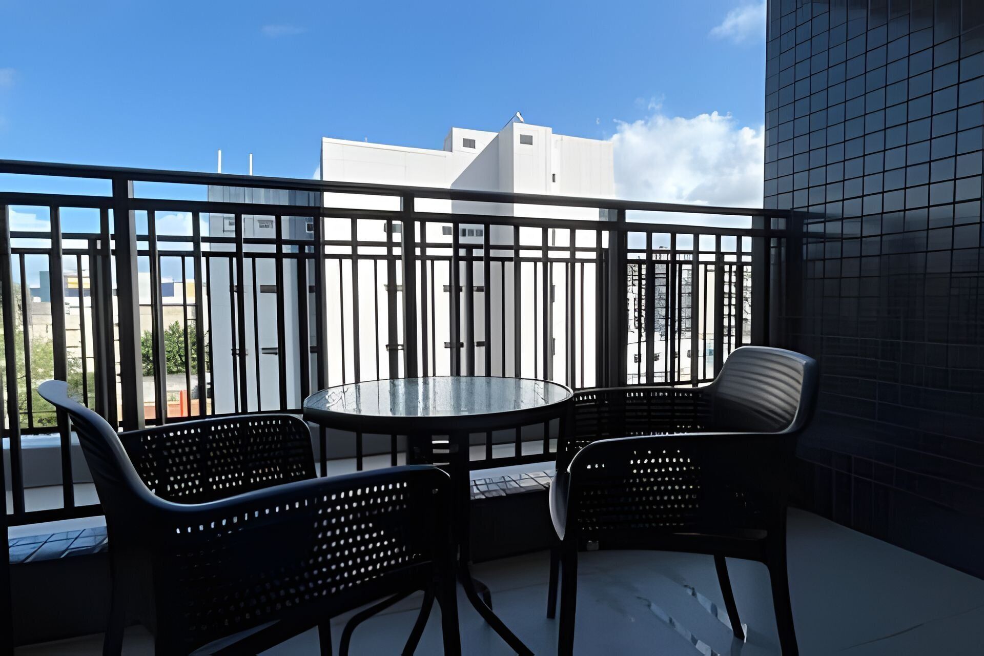 Apartment | Outdoor dining