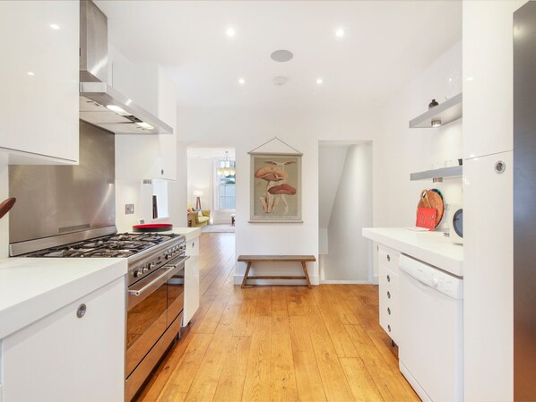 Fridge, microwave, oven, dishwasher