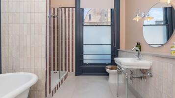 Shower, towels