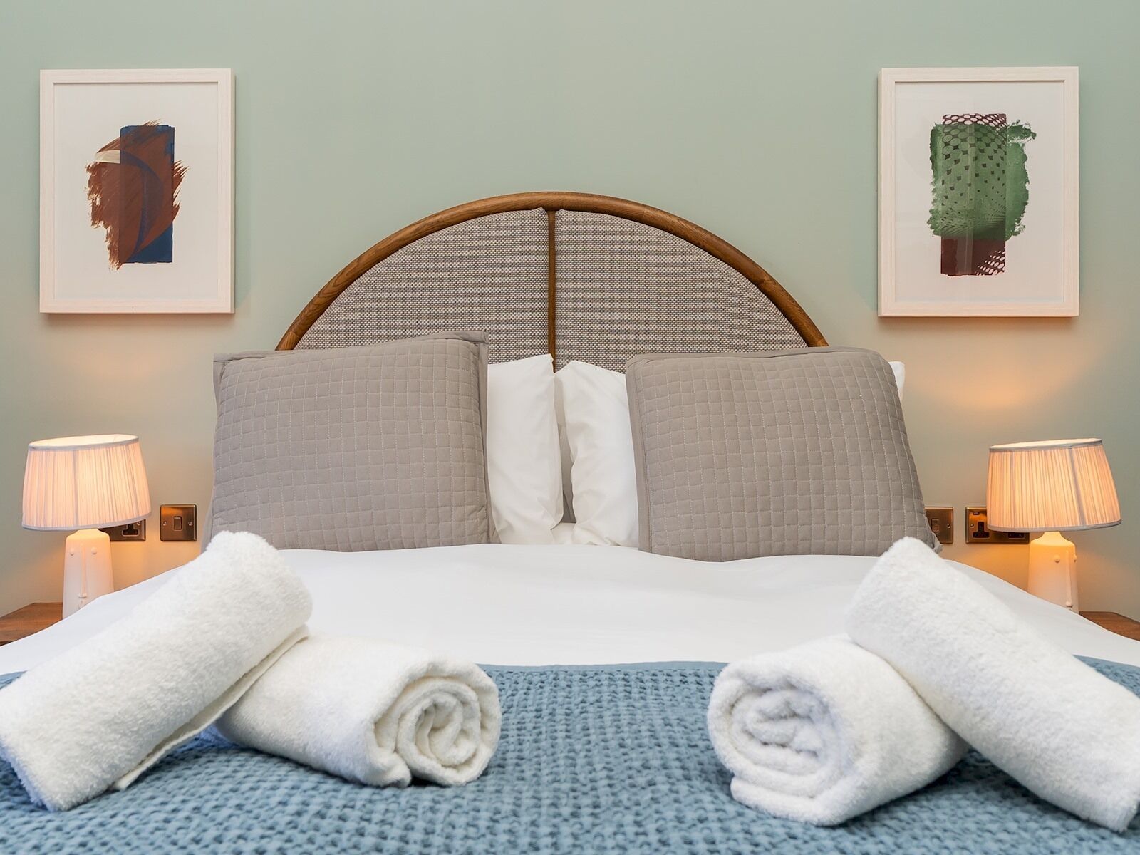 1 soverom, strykejern/-brett, wi-fi (inkludert) og sengetøy