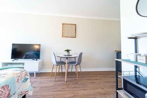 1 bedroom, WiFi, bed sheets - Bahama Breeze | Play in the Sand, not snow! (Panama City Beach)