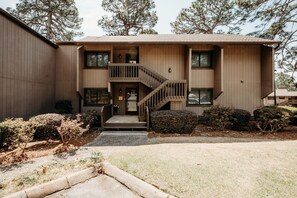 Exterior - 3BD Spacious Pinehurst Retreat. Pool & Arcade Games. Near Resort & Fair Barn. (Pinehurst)