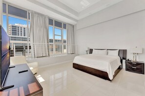 1 bedroom, iron/ironing board, free WiFi, bed sheets - Best of Both Worlds (Fort Lauderdale)