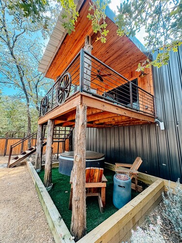 Bison Suite - relax in your private hot tub and explore the Ranch! 