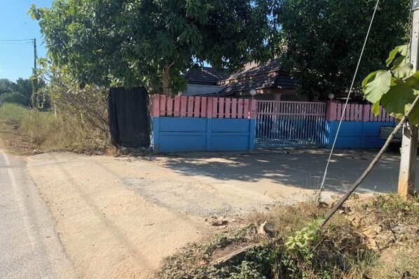 Unclassified image, 1 of 1, button - Glass House, Mountain View, Near Airport-City (Chiang Rai)