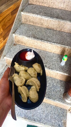 Makan dalam bilik