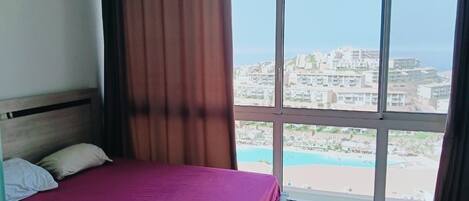 3 bedrooms, bed sheets