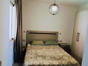 3 bedrooms, bed sheets