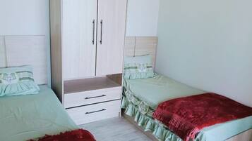 3 bedrooms, bed sheets