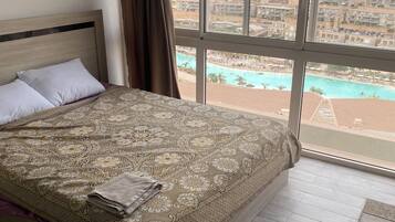 3 bedrooms, bed sheets