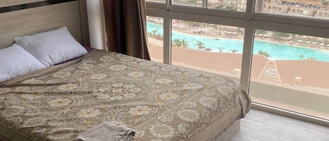 3 bedrooms, bed sheets