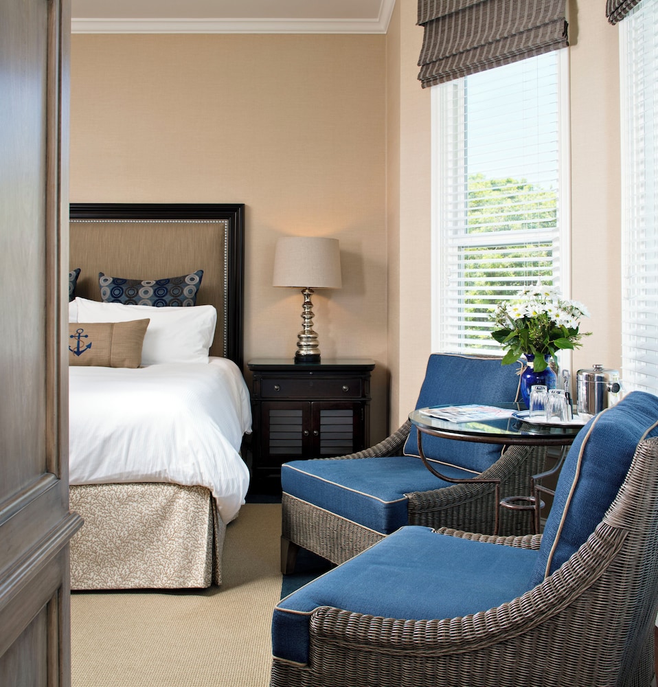 Snug Harbor Inn by null