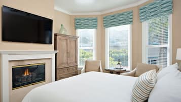 In-room safe, blackout drapes, free WiFi