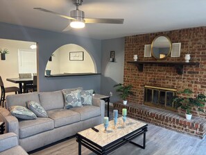 Smart TV, fireplace