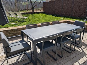 Outdoor dining