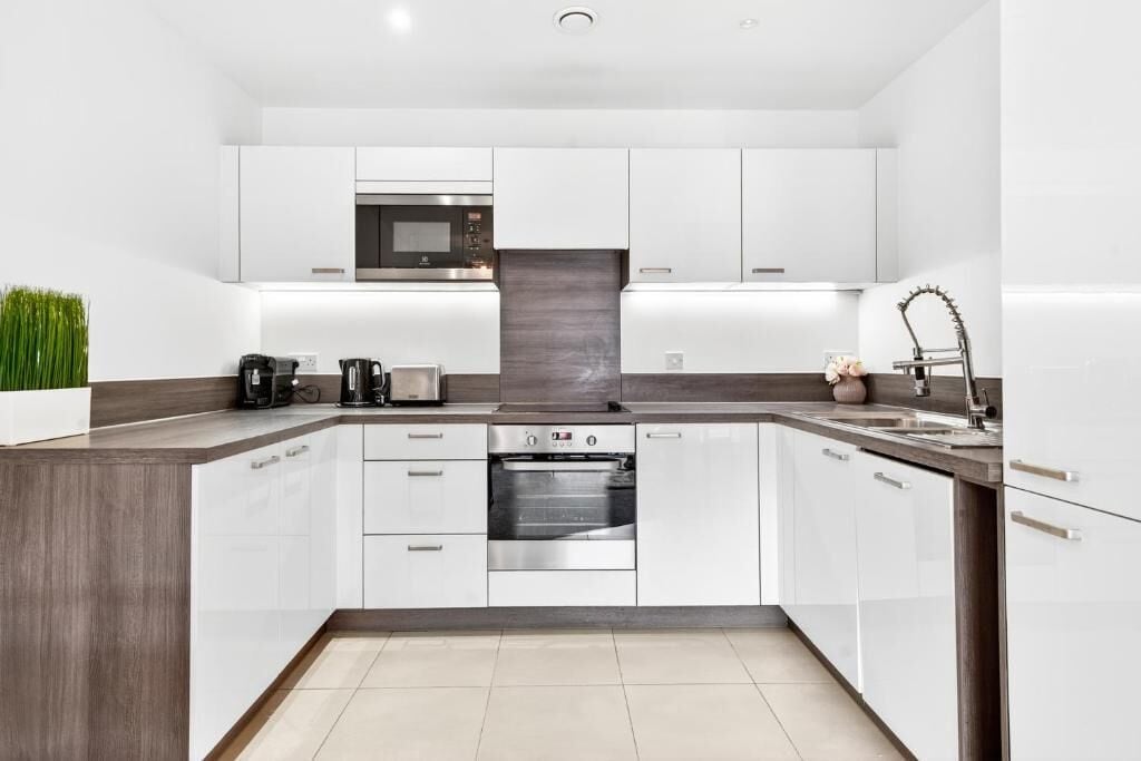 Mikrowelle, Ofen, Herdplatte, Geschirrspüler