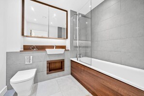 Toallas y papel de baño 