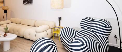 ทีวีจอแบน 42 นิ้ว พร้อมช่องดิจิตอล