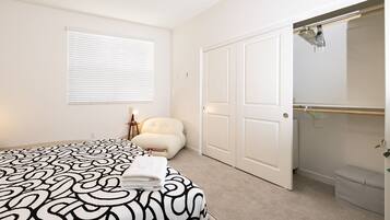 Apartment, Multiple Beds, Patio, Garden View (4061#39-2 Ontario) | 2 bedrooms, individually decorated, individually furnished