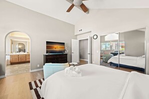 Talo, useita sänkyjä, patio, näköala puutarhaan (6933 Rancho) | 4 makuuhuonetta, yksilöllisesti sisustettu, yksilöllisesti kalustettu