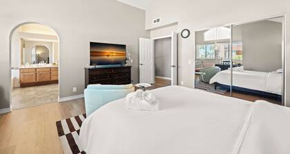 Near ONT Spacious 4BR Family Retreat Safe Area