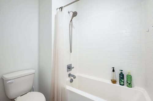 Central Location Master Bedroom w Shared Bathroom