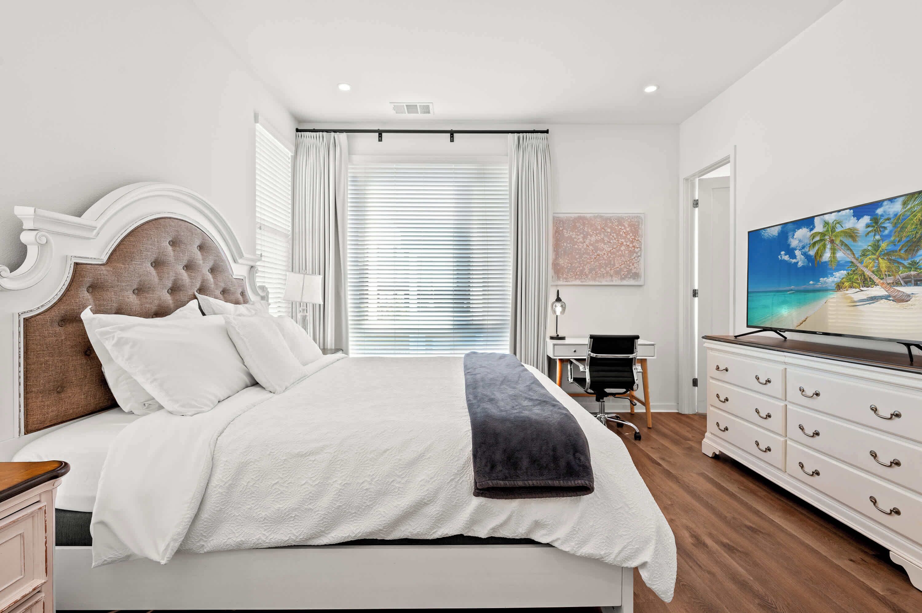 1 bedroom, individually decorated, individually furnished