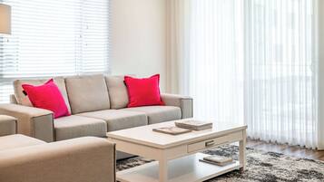 Townhome, 1 King Bed, Patio, Garden View (148 B, Irvine-2) | View from room